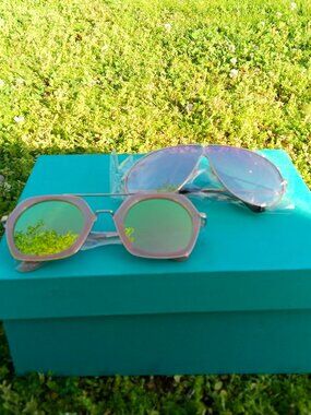 2 PR OF SUNGLASSES NEW IN PK HB